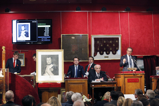 Il cappello di Napoleone battuto all’asta: 2 milioni di euro