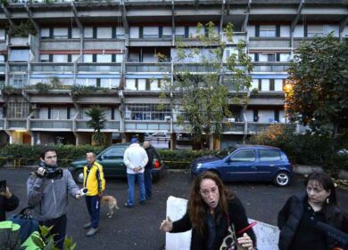 Tor Sapienza più bella dei Parioli. Via prostitute e basta roghi dei rom