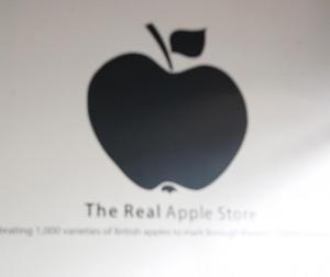 The Real Apple Store: mele in vendita al posto dei Mac
