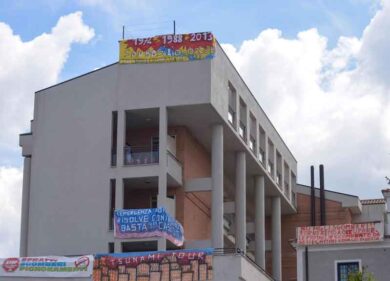 Rivolta a San Basilio. Agguato a una Volante del 113