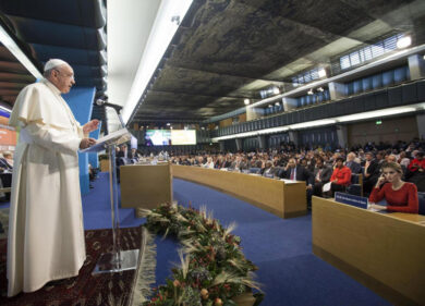 Il mondo stregato da Letizia di Spagna. Lo schiaffo del Papa alla Fao