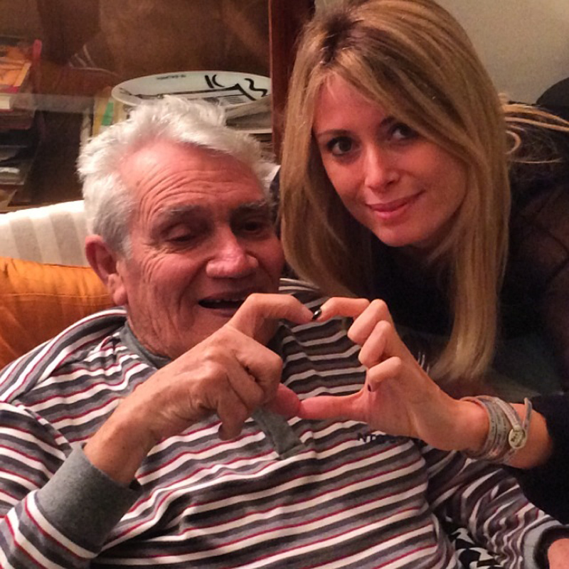 I vip contro il femminicidio: ecco il loro muro di cuori I vip contro il femminicidio: ecco il loro muro di cuori