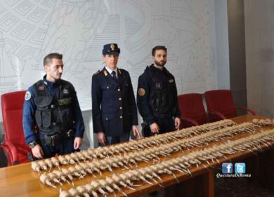 Scacco alla santabarbara degli ultras. All’Olimpico scovate 143 bombe carta