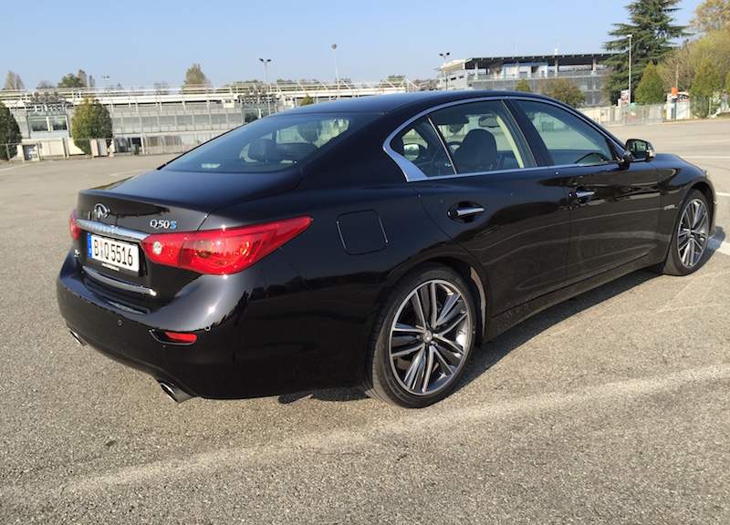 Si scrive “Q”, si legge Infiniti Si scrive “Q”, si legge Infiniti