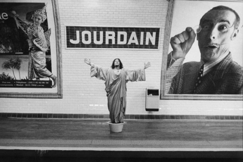 Le stazioni della metro… prese alla lettera. Foto Le stazioni della metro… prese alla lettera. Foto
