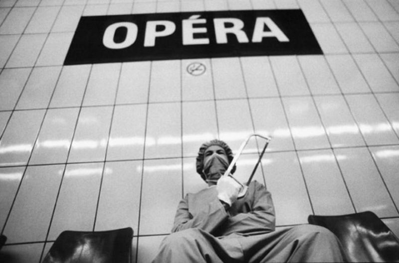 Le stazioni della metro… prese alla lettera. Foto Le stazioni della metro… prese alla lettera. Foto