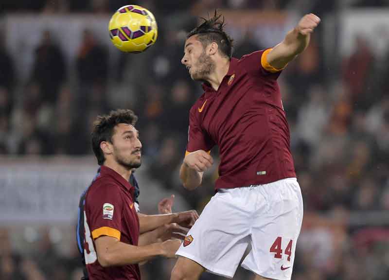 Tutti in piedi per Totti. Doppio Pjanic: è 4-2 Tutti in piedi per Totti. Doppio Pjanic: è 4-2