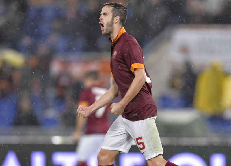 Tutti in piedi per Totti. Doppio Pjanic: è 4-2 Tutti in piedi per Totti. Doppio Pjanic: è 4-2