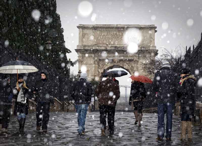 Cielo giallo e caldo insolito: città a +23. Tutta colpa del Sahara. Ma il freddo arriva Cielo giallo e caldo insolito: città a +23. Tutta colpa del Sahara. Ma il freddo arriva