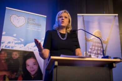 Fondi Ue, il Commissario Cretu ad Affari: “Il Sud Italia è a rischio”