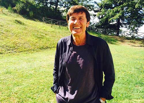 Autoscatto 7.0, Morandi sull’onda di “Uno su mille ce la fa” Autoscatto 7.0, Morandi sull’onda di “Uno su mille ce la fa”