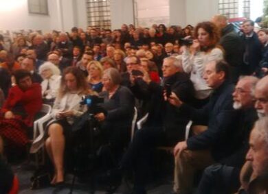 Angelo Perrino presenta il libro choc “Massoni”