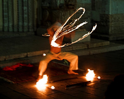 Circo e artisti di strada: paga la Regione. 4 milioni per gli spettacoli dal vivo Circo e artisti di strada: paga la Regione. 4 milioni per gli spettacoli dal vivo