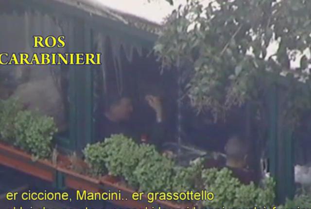 Le intercettazioni dei Ros sono come un film a puntate. TUTTI I VIDEO E LE VOCI Le intercettazioni dei Ros sono come un film a puntate. TUTTI I VIDEO E LE VOCI