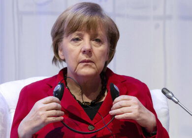 La Buba gela la Merkel: dimezzate le stime di crescita della Germania