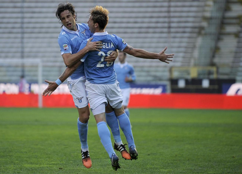 Mauri spegne il Parma. La Lazio torna a vincere