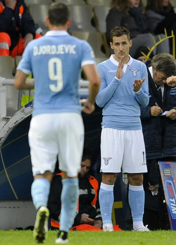 Mauri spegne il Parma. La Lazio torna a vincere