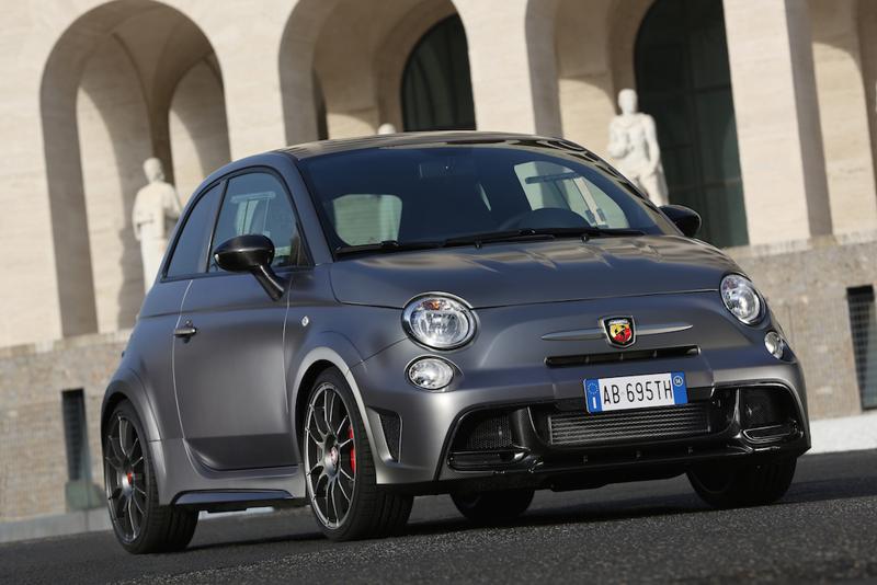 Abarth 605 biposto: dedicata e pensata per “quelli”che la pista è un pensiero fisso in testa
