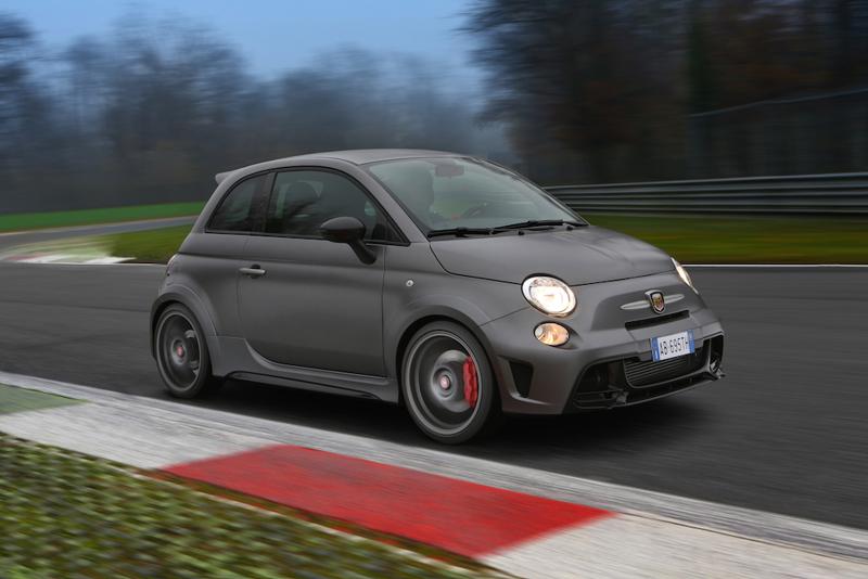 Abarth 605 biposto: dedicata e pensata per “quelli”che la pista è un pensiero fisso in testa