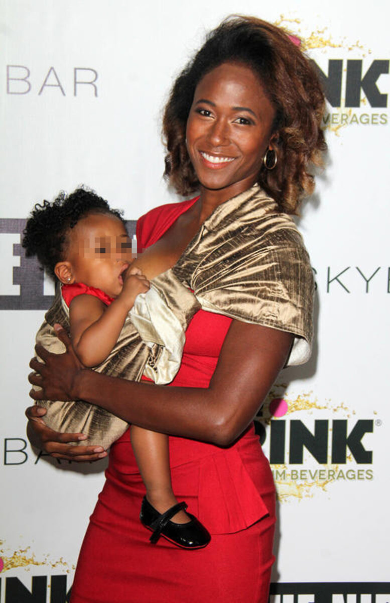 Allattare in pubblico. La polemica in Italia. Di’ la tua