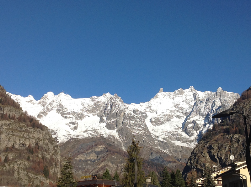 Courmayeur al via la stagione in attesa della neve Courmayeur al via la stagione in attesa della neve