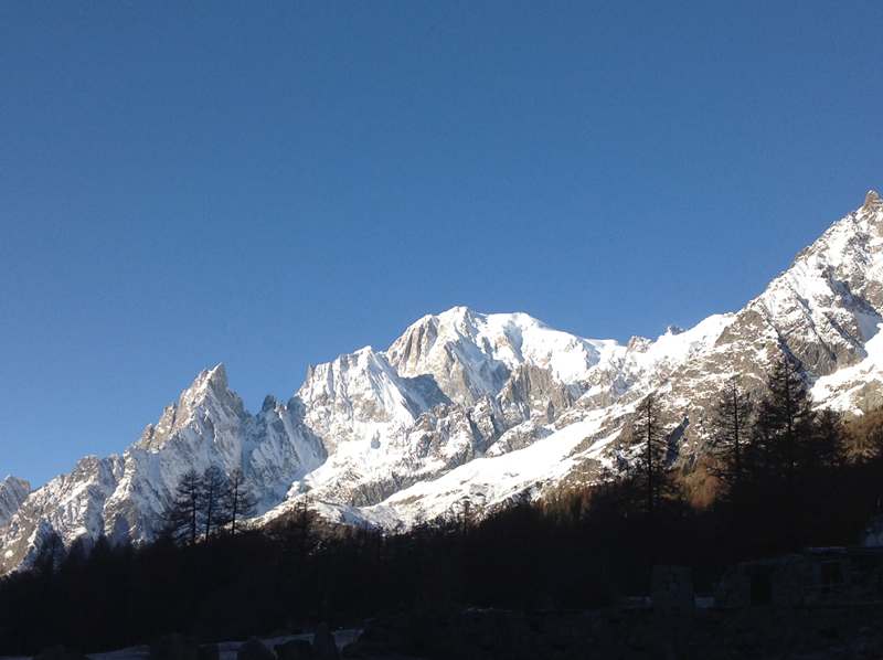 Courmayeur al via la stagione in attesa della neve Courmayeur al via la stagione in attesa della neve