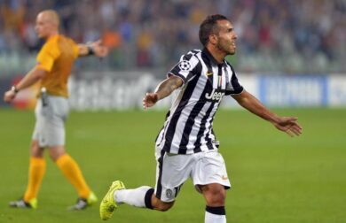 Carlos Tevez si tatua l’Inferno di Dante sulla schiena