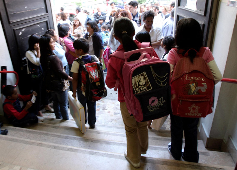 Umide, buie e affollate. Case inadeguate per un bimbo su 4 Umide, buie e affollate. Case inadeguate per un bimbo su 4