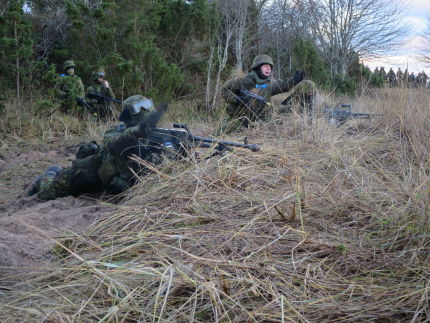 La guerra in Ucraina spaventa i lettoni. Raddoppiate le iscrizioni a gruppi paramilitari La guerra in Ucraina spaventa i lettoni. Raddoppiate le iscrizioni a gruppi paramilitari
