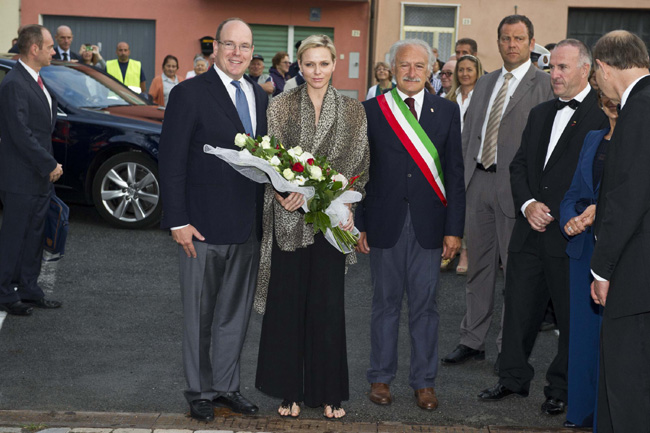 Monaco, sono nati i gemelli di Charlene e Alberto