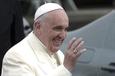 Che delusione Papa Francesco che si piega ai diktat di Pechino