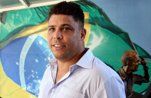 Ronaldo compra una squadra e potrebbe tornare a giocare Ronaldo compra una squadra e potrebbe tornare a giocare