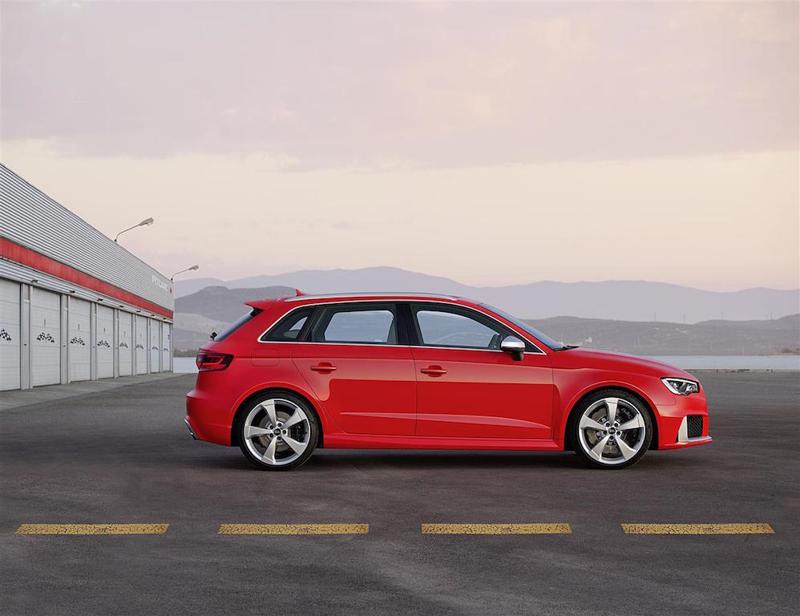 La nuova Audi RS 3 Sportback da 0 a 100 km/h in 4,3 secondi La nuova Audi RS 3 Sportback da 0 a 100 km/h in 4,3 secondi