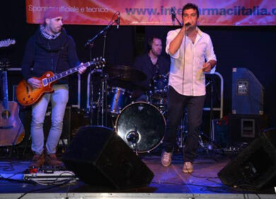 Il Cantante della Solidarietà dona 600 chili di pasta all’Opera San Francesco