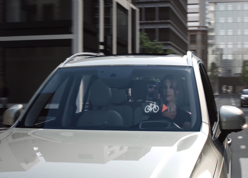 Volvo mette in comunicazione i caschi dei ciclisti con le automobili
