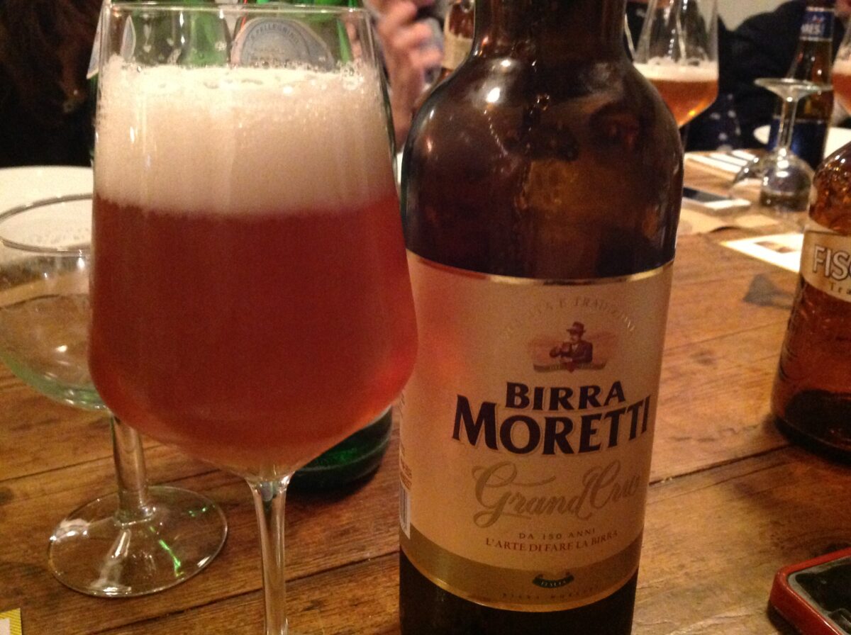 Birra Moretti prende il volo con Alitalia Birra Moretti prende il volo con Alitalia