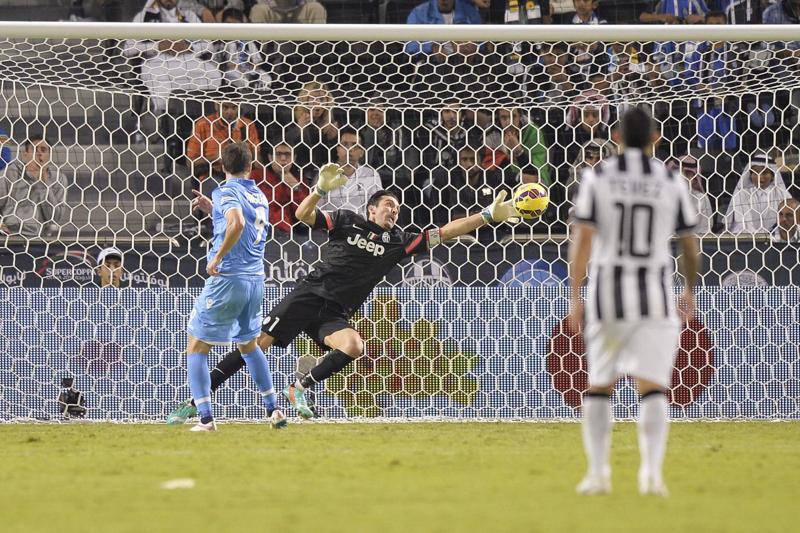 Napoli trionfa in Supercoppa. Benitez: bello vincere così con la Juve Napoli trionfa in Supercoppa. Benitez: bello vincere così con la Juve