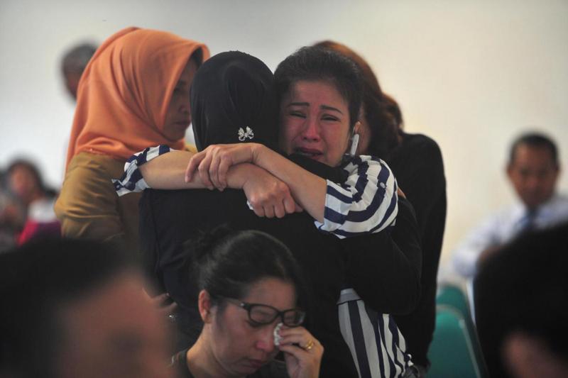 Indonesia: resti nel mare di Giava sono dell’aereo AirAsia Indonesia: resti nel mare di Giava sono dell’aereo AirAsia