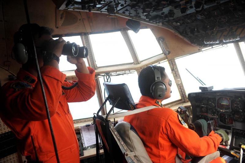 Indonesia: resti nel mare di Giava sono dell’aereo AirAsia Indonesia: resti nel mare di Giava sono dell’aereo AirAsia