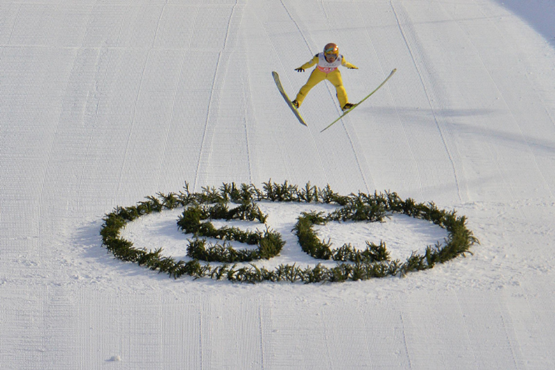 Ski jumping, i voli (e le cadute) più spettacolari: foto