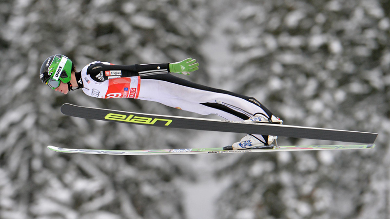 Ski jumping, i voli (e le cadute) più spettacolari: foto