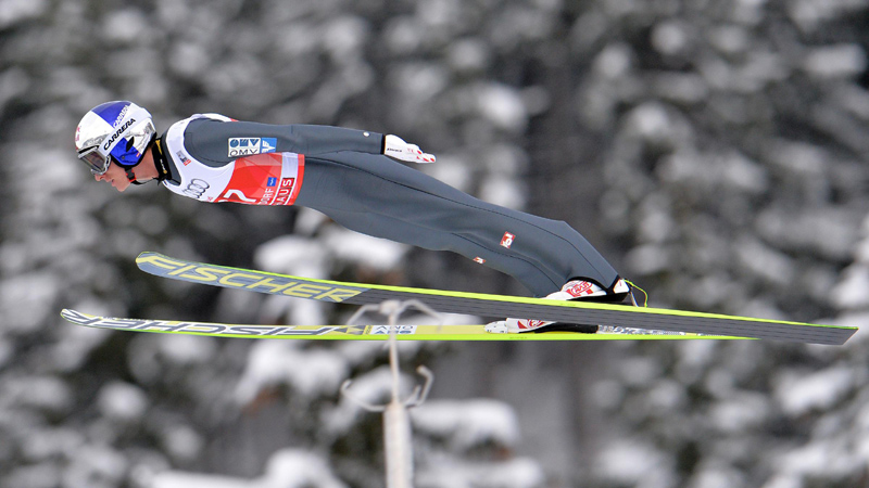 Ski jumping, i voli (e le cadute) più spettacolari: foto