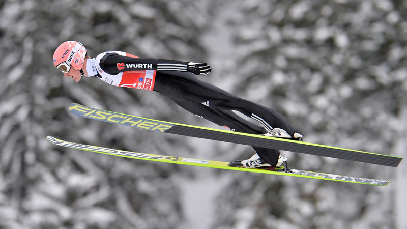 Ski jumping, i voli (e le cadute) più spettacolari: foto