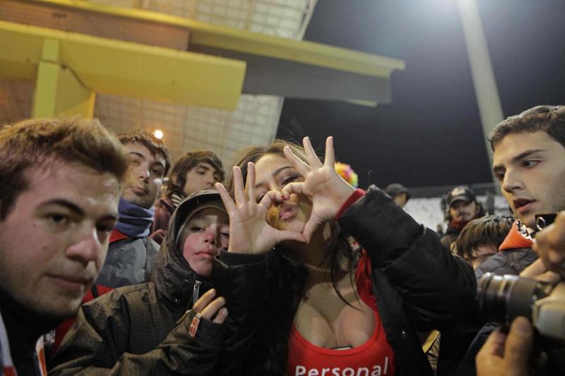 Larissa Riquelme festeggia quasi un milione di followers