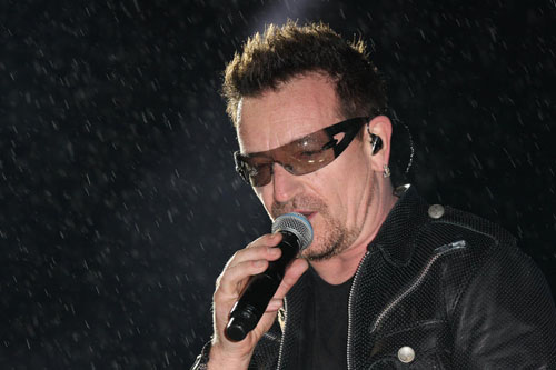 Fratture mano dopo caduta bici, Bono dice addio a chitarra Fratture mano dopo caduta bici, Bono dice addio a chitarra