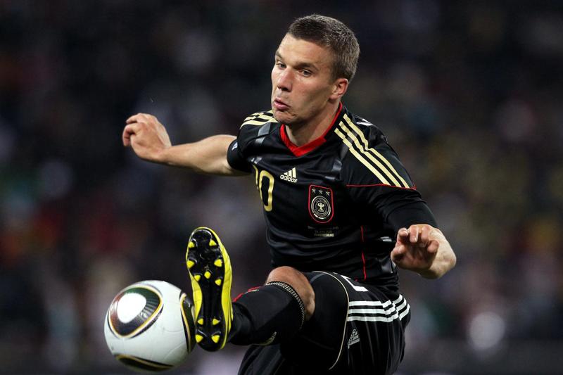 Podolski sbarca a Milano: “Mi ha voluto Mancini” Podolski sbarca a Milano: “Mi ha voluto Mancini”