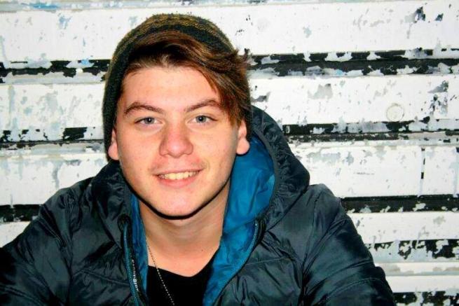 Morto a 17 anni dopo una festa di compleanno, l’amico è un coma Morto a 17 anni dopo una festa di compleanno, l’amico è un coma