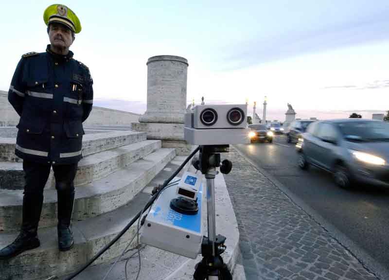 Bufera vigili, in campo Beppe Grillo: “Accanimento per Jobs Act” Bufera vigili, in campo Beppe Grillo: “Accanimento per Jobs Act”