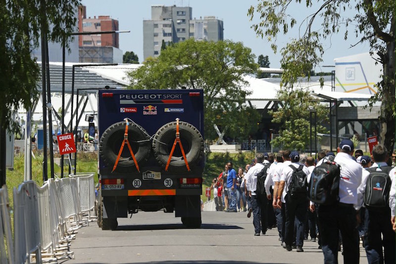Dakar 2015: Il Team Peugeot Total supera la tappa più lunga Dakar 2015: Il Team Peugeot Total supera la tappa più lunga