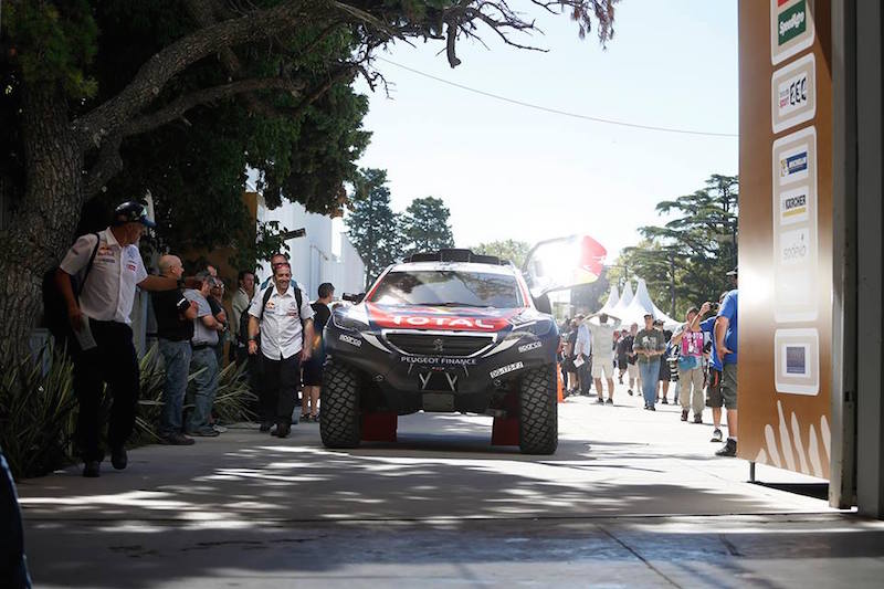 Dakar 2015: Il Team Peugeot Total supera la tappa più lunga Dakar 2015: Il Team Peugeot Total supera la tappa più lunga